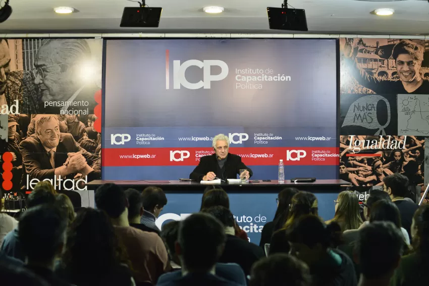 Carlos Raimundi en el ICP
