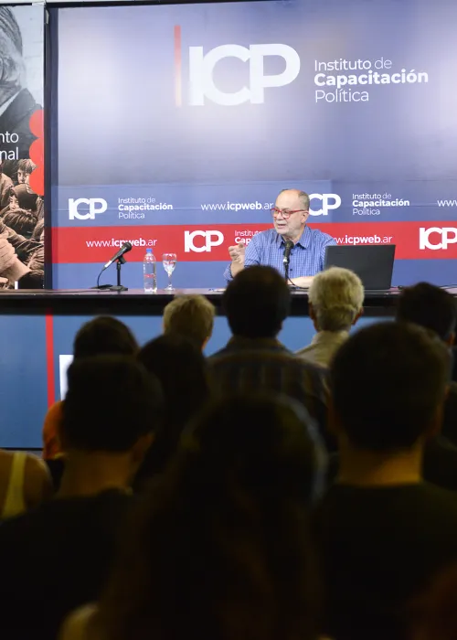 El ICP cerró su curso de formación política con una clase magistral sobre el impacto de la IA en las campañas electorales