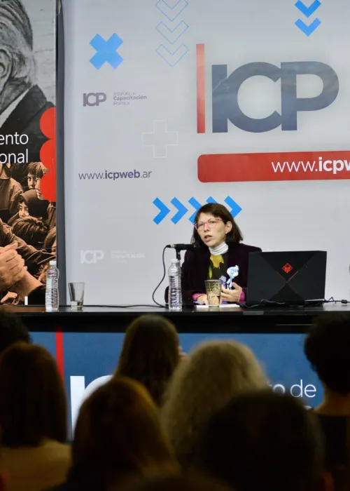 A sala llena y con más de 5 mil inscriptos, comenzó el nuevo Curso de Formación Política del ICP