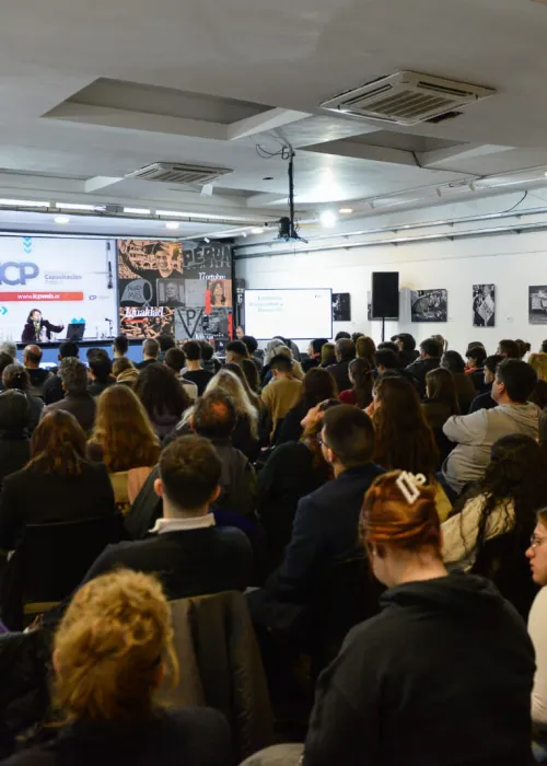 A sala llena y con más de 5 mil inscriptos, comenzó el nuevo Curso de Formación Política del ICP