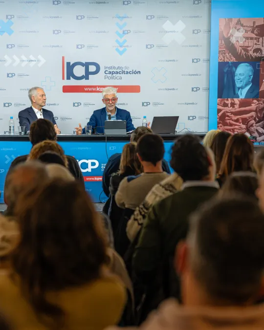 Con una clase sobre IA, poder y geopolítica terminó primer módulo del curso de formación política